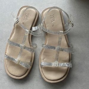 Diamond bow sandals